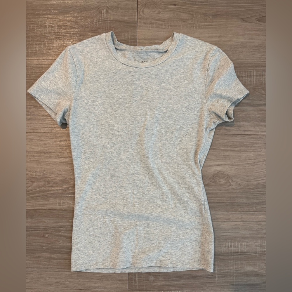 Abercrombie & Fitch Light Gray Short Sleeve Tee